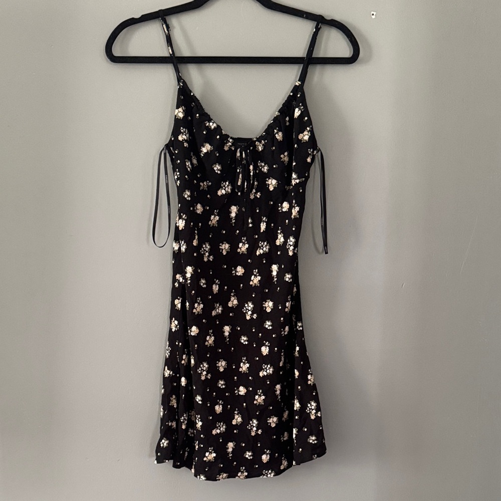 Forever 21 Black Floral Mini Dress